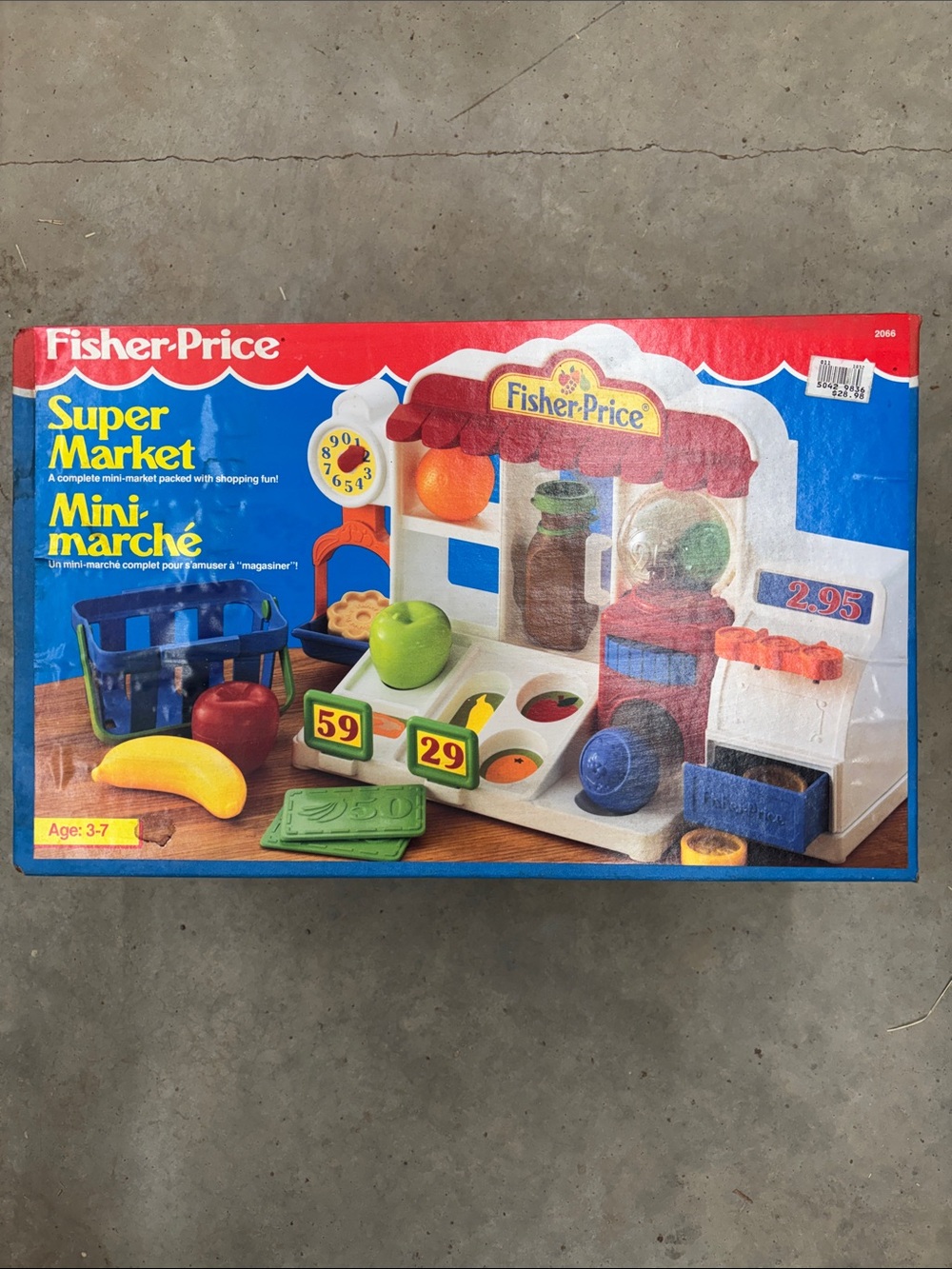 Fisher-Price Super Market Playset in Red, Blue, Yellow, Green